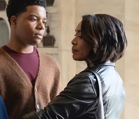 Angela Bassett Fuels Fan Hopes That Bobby Might Still Be Alive in 9-1-1