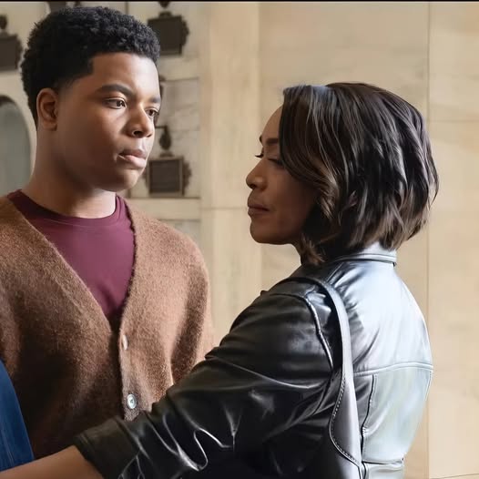 Angela Bassett Fuels Fan Hopes That Bobby Might Still Be Alive in 9-1-1